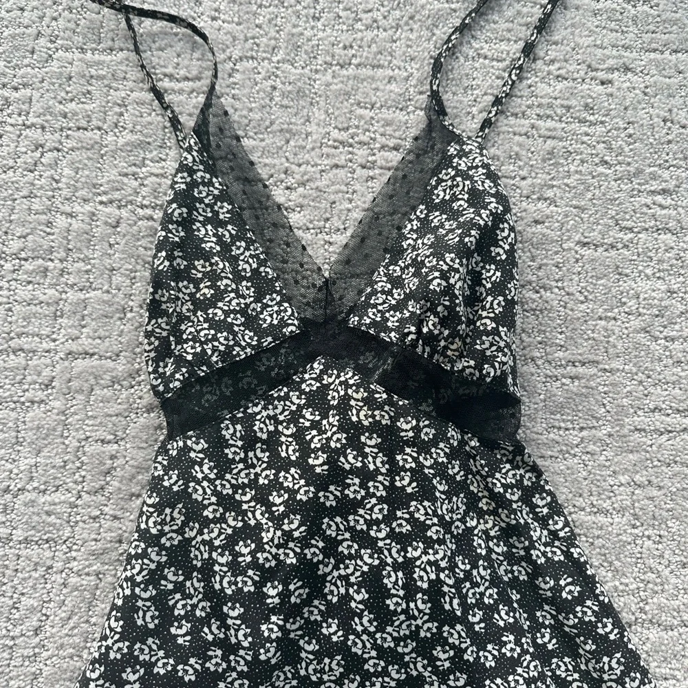 Floral Black and White Women's Dress - Picture 3 of 4